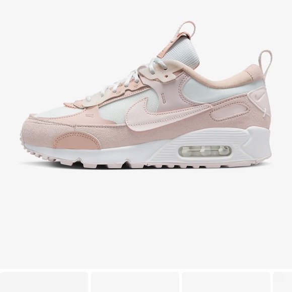 Nike Shoes - Nike Air Max sneakers - women’s Size 8